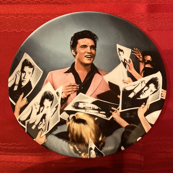 Elvis Presley: Looking at a Legend Delphi Collector Plate - 8 1/2” - Picture 1 of 7